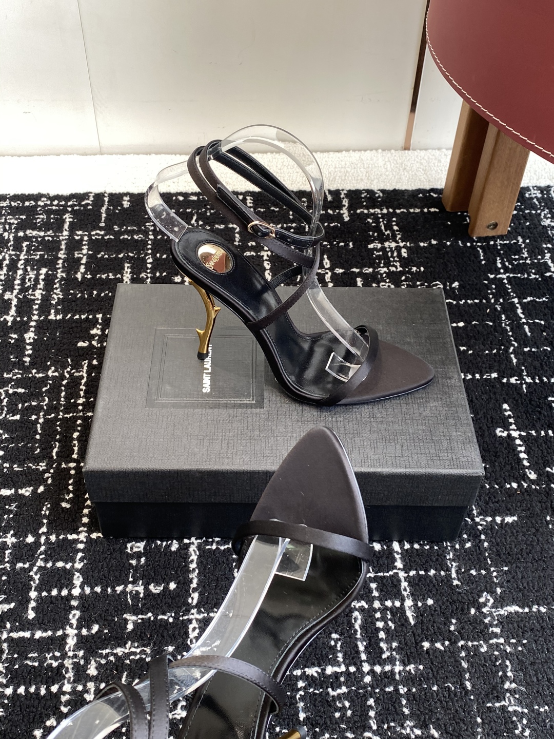 代购级
YSL 圣罗兰 SAINT LAURENT 25ss 春夏 新款凉鞋 

圣罗兰春夏新款 Mel