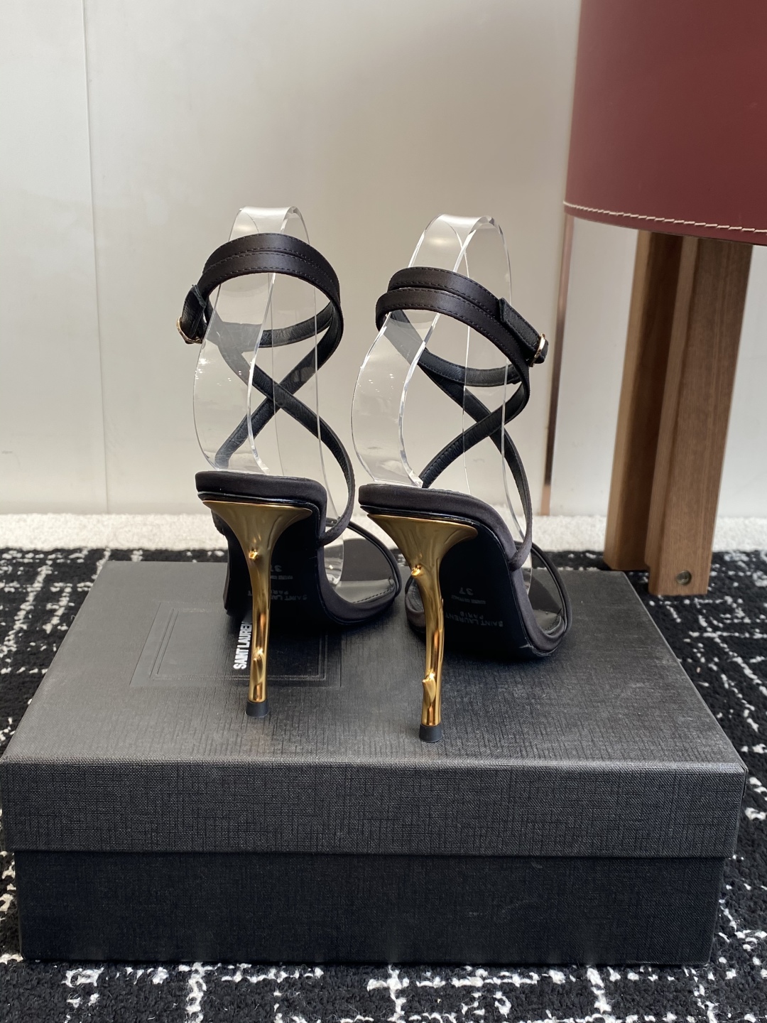 代购级
YSL 圣罗兰 SAINT LAURENT 25ss 春夏 新款凉鞋 

圣罗兰春夏新款 Mel