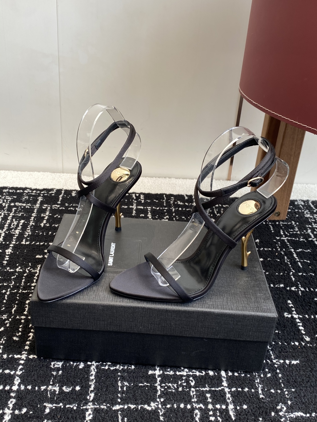 代购级
YSL 圣罗兰 SAINT LAURENT 25ss 春夏 新款凉鞋 

圣罗兰春夏新款 Mel