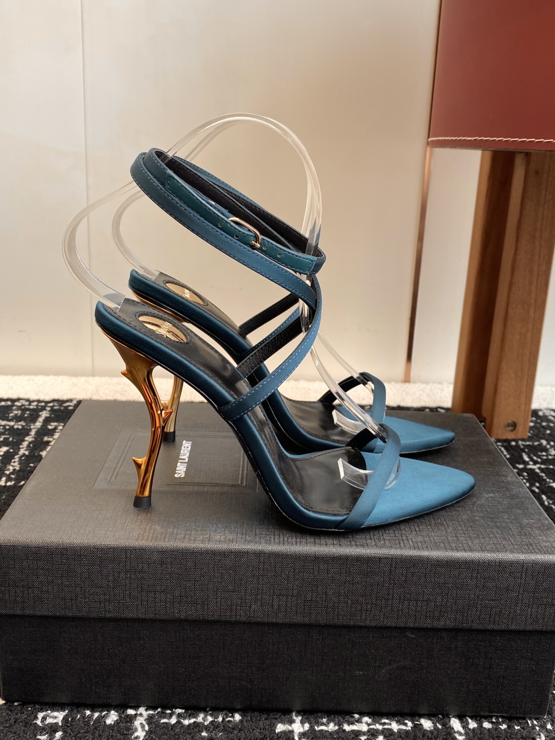 代购级
YSL 圣罗兰 SAINT LAURENT 25ss 春夏 新款凉鞋 

圣罗兰春夏新款 Mel