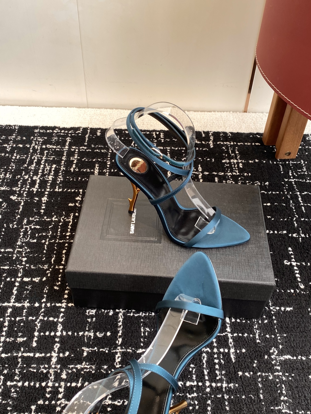 代购级
YSL 圣罗兰 SAINT LAURENT 25ss 春夏 新款凉鞋 

圣罗兰春夏新款 Mel