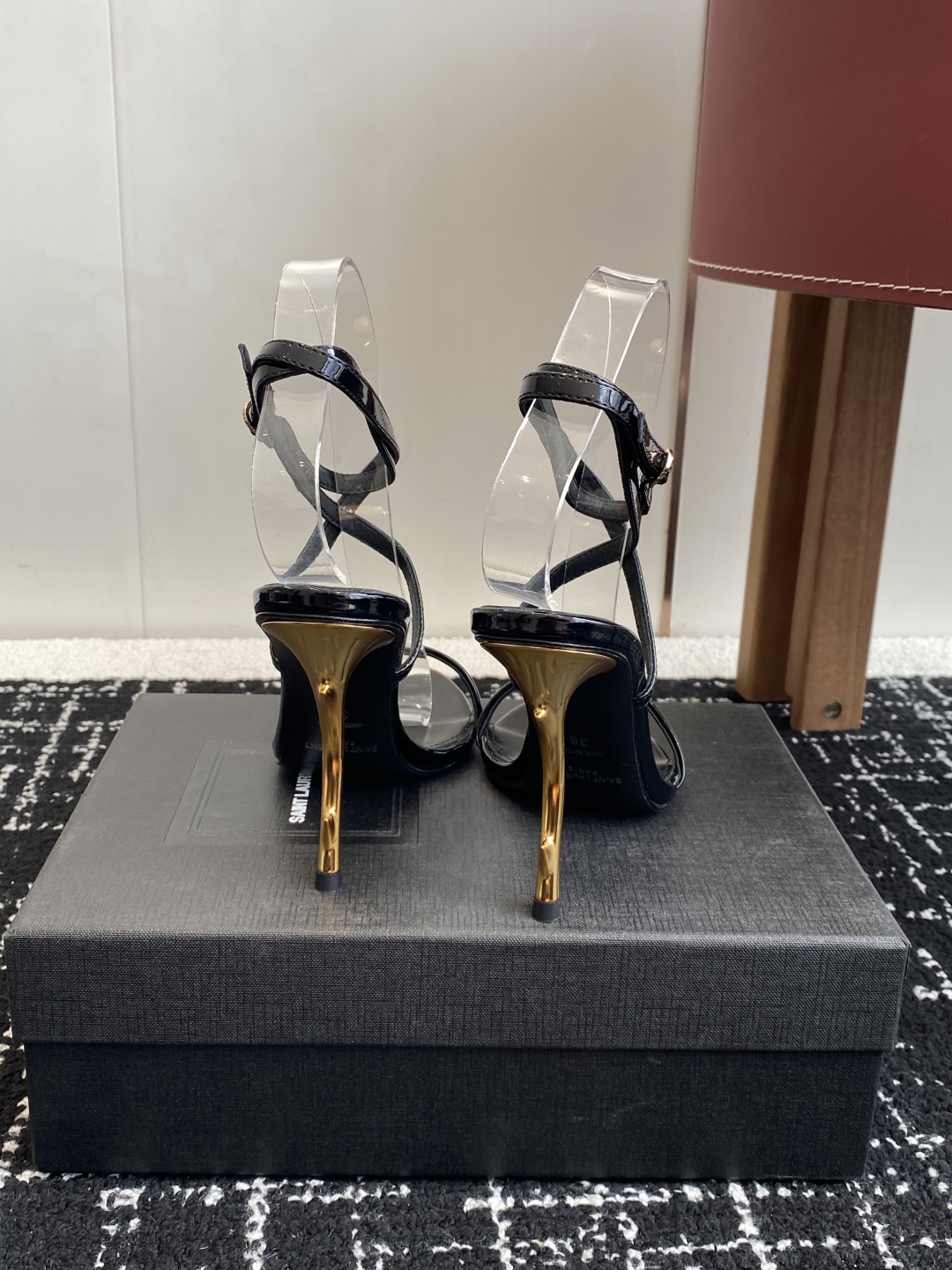 代购级
YSL 圣罗兰 SAINT LAURENT 25ss 春夏 新款凉鞋 

圣罗兰春夏新款 Mel