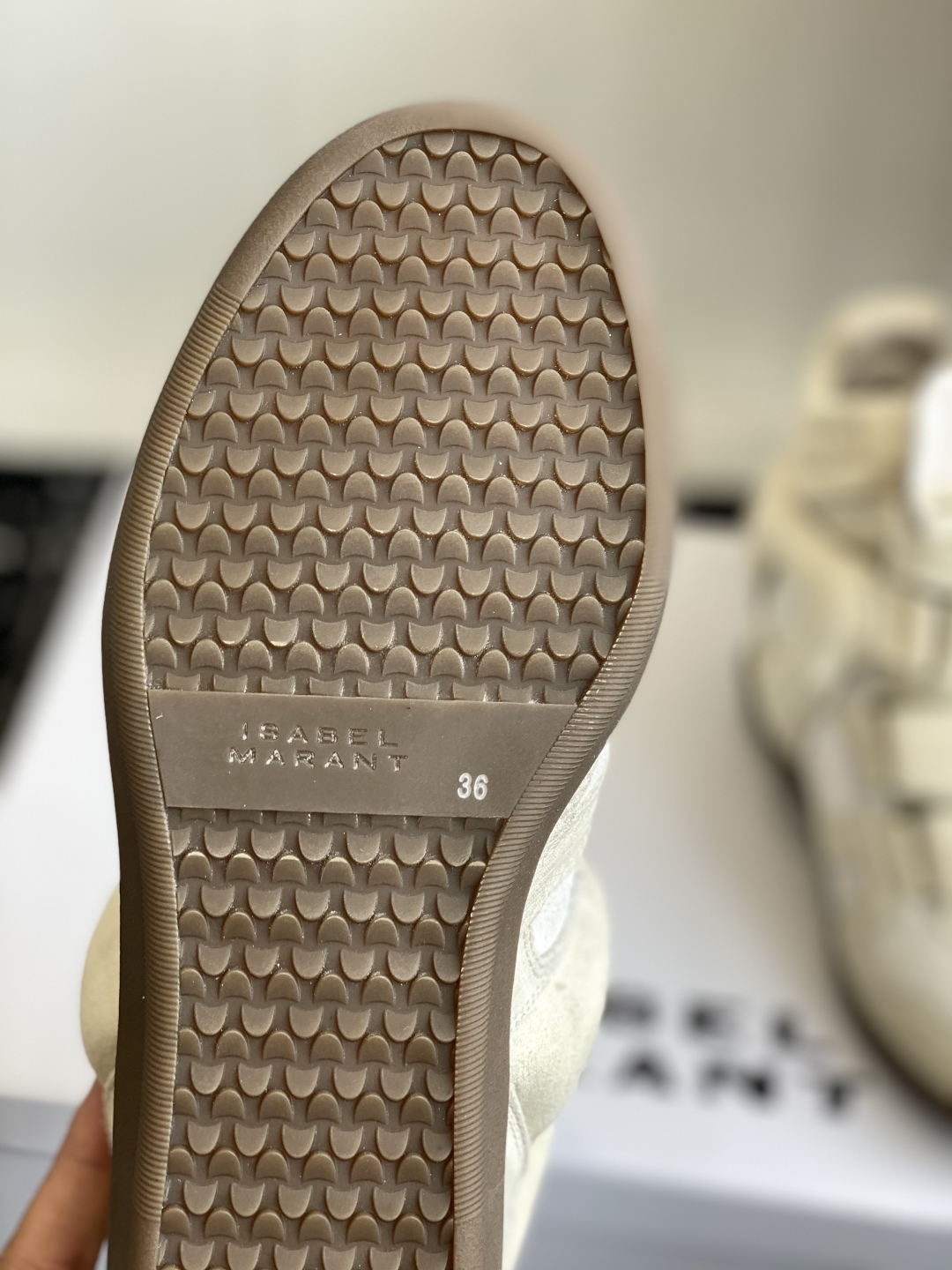 代购级
ISABEL MARANT 伊莎贝尔25款秋冬新款

INS网红博主热推！一双简单又不失高级的靴