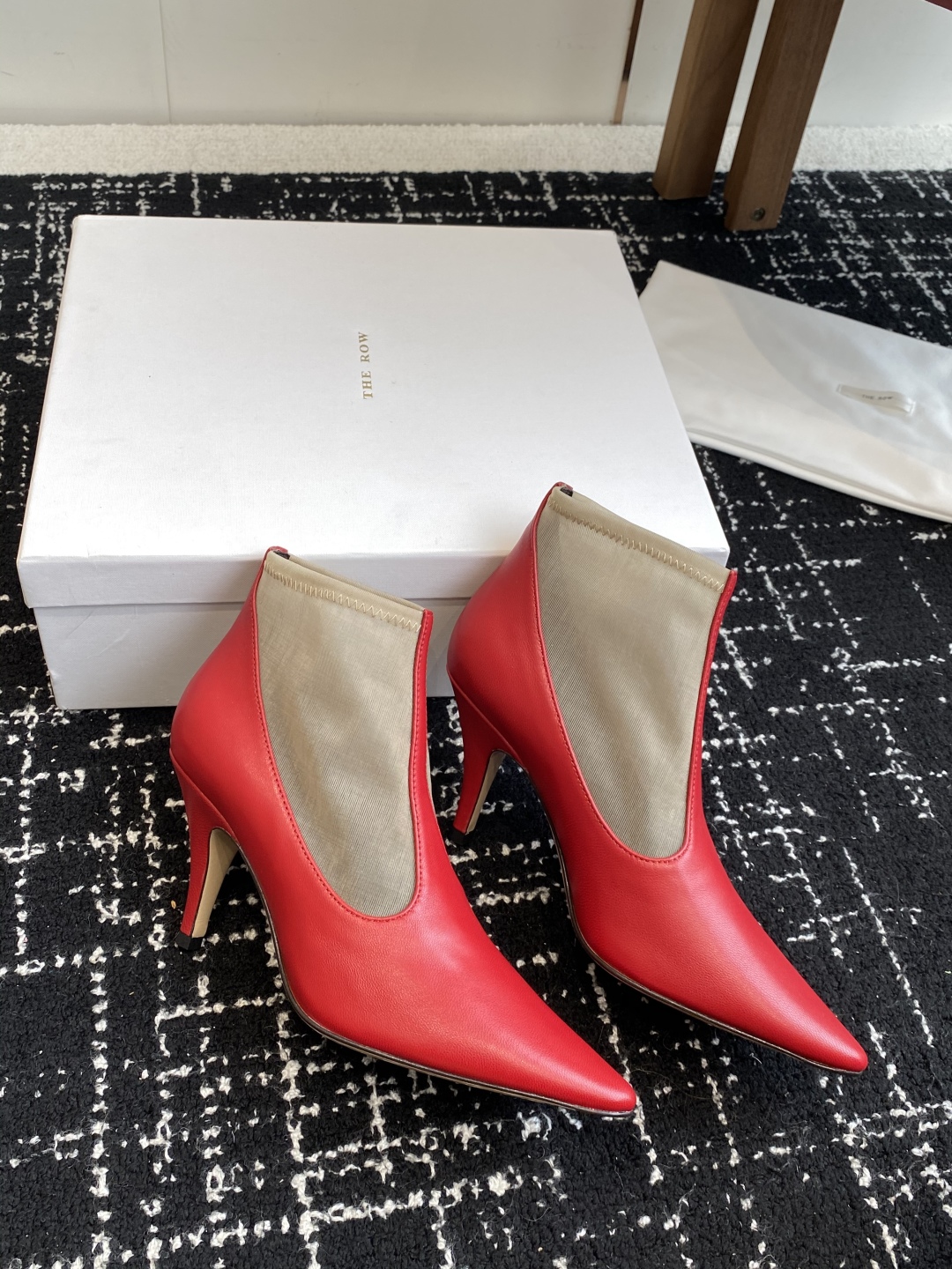 代购级The Row 2025极简奢华再一次精准落地 
这双 Mesh Knee-High Boots 