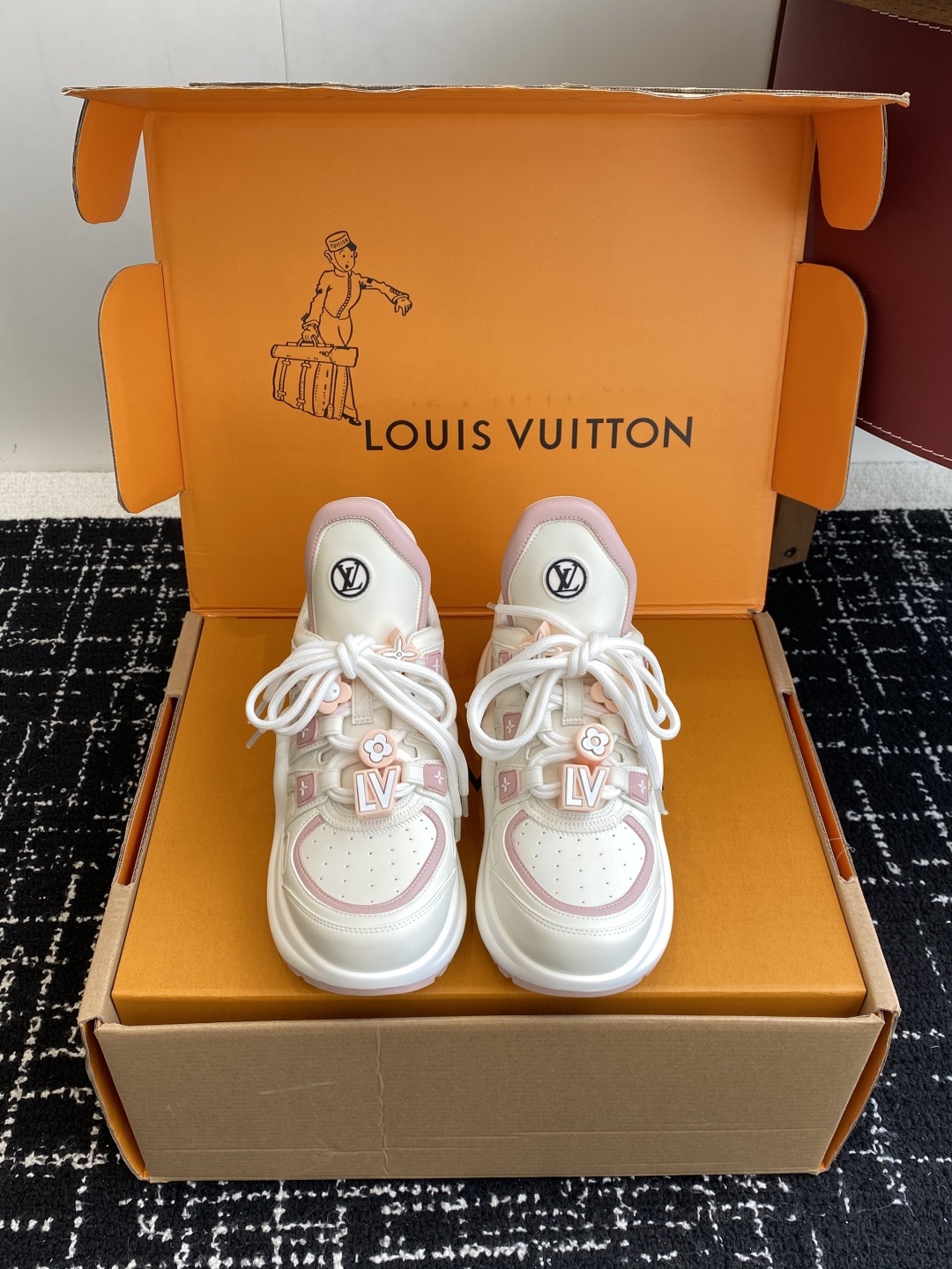 东莞代购级扣子➕10(官网同步✈️盒包装)
⚠️全新升级Louis Vuitton 路易斯威登 25 老