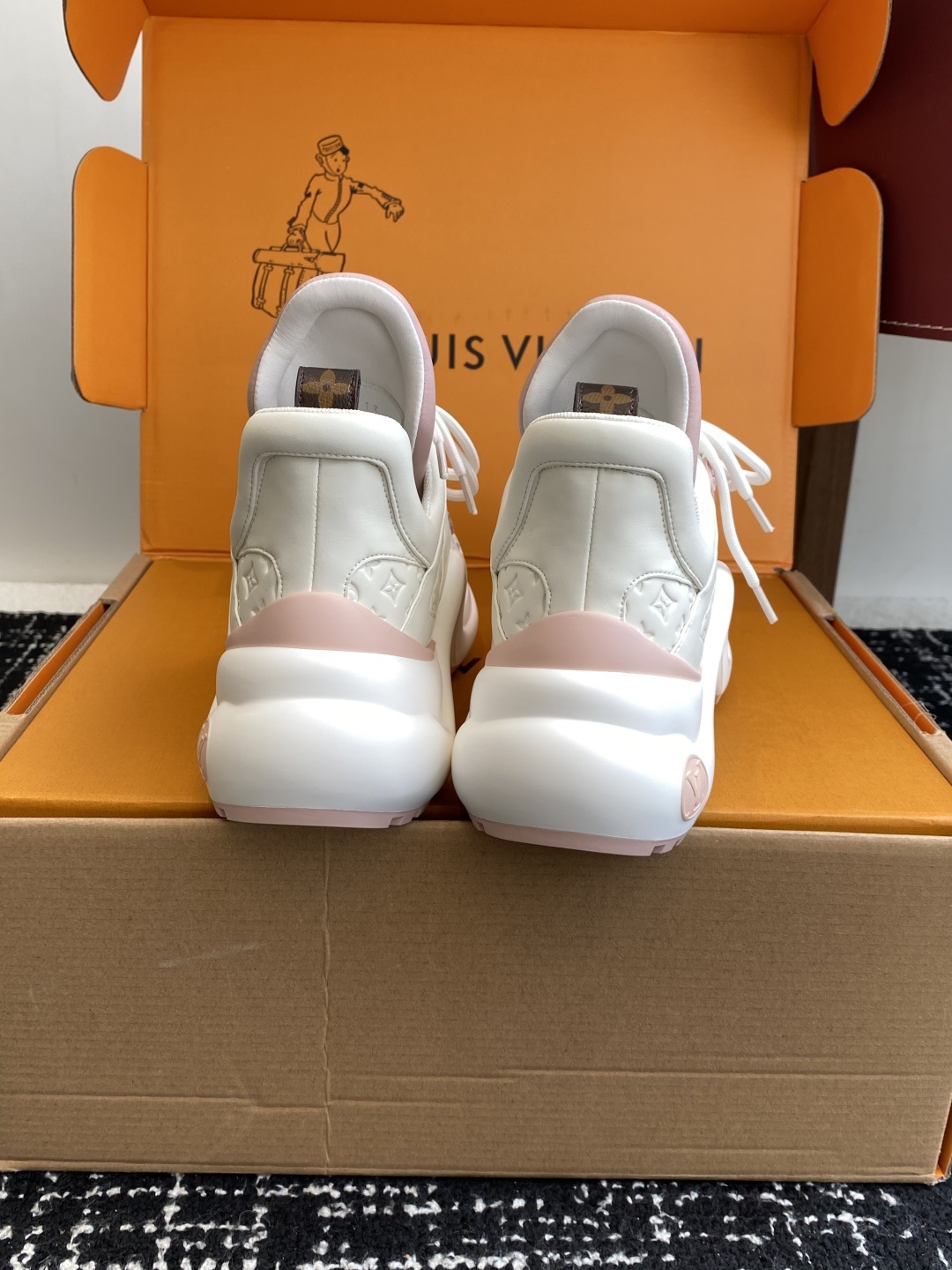 东莞代购级扣子➕10(官网同步✈️盒包装)
⚠️全新升级Louis Vuitton 路易斯威登 25 老