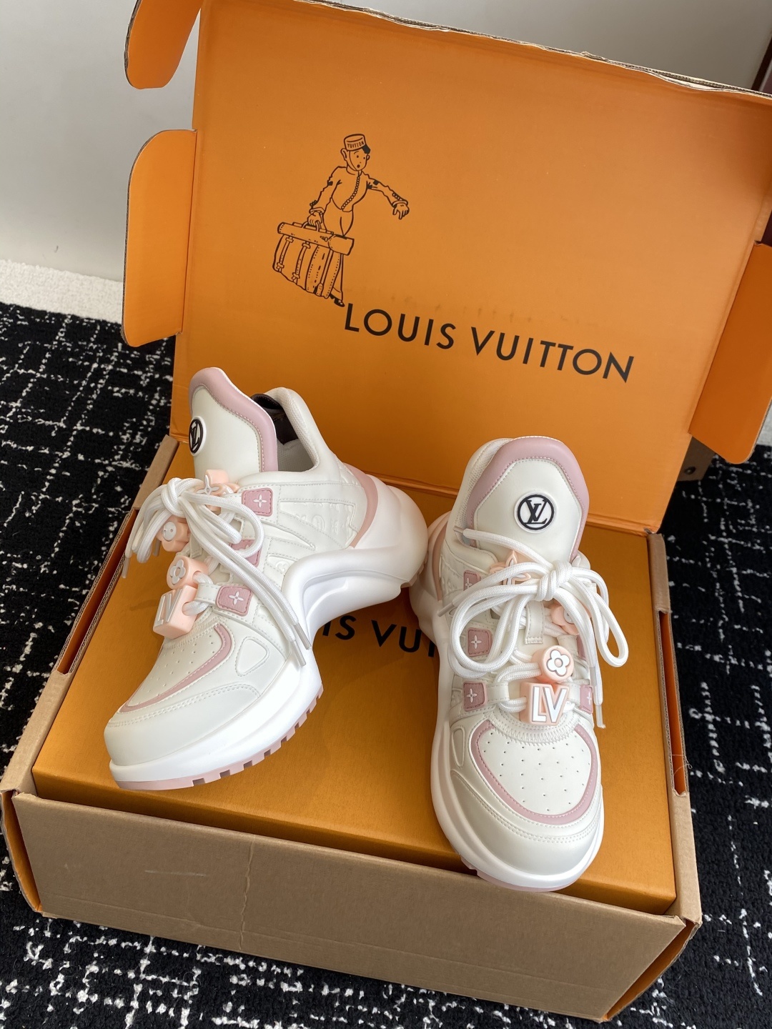 东莞代购级扣子➕10(官网同步✈️盒包装)
⚠️全新升级Louis Vuitton 路易斯威登 25 老