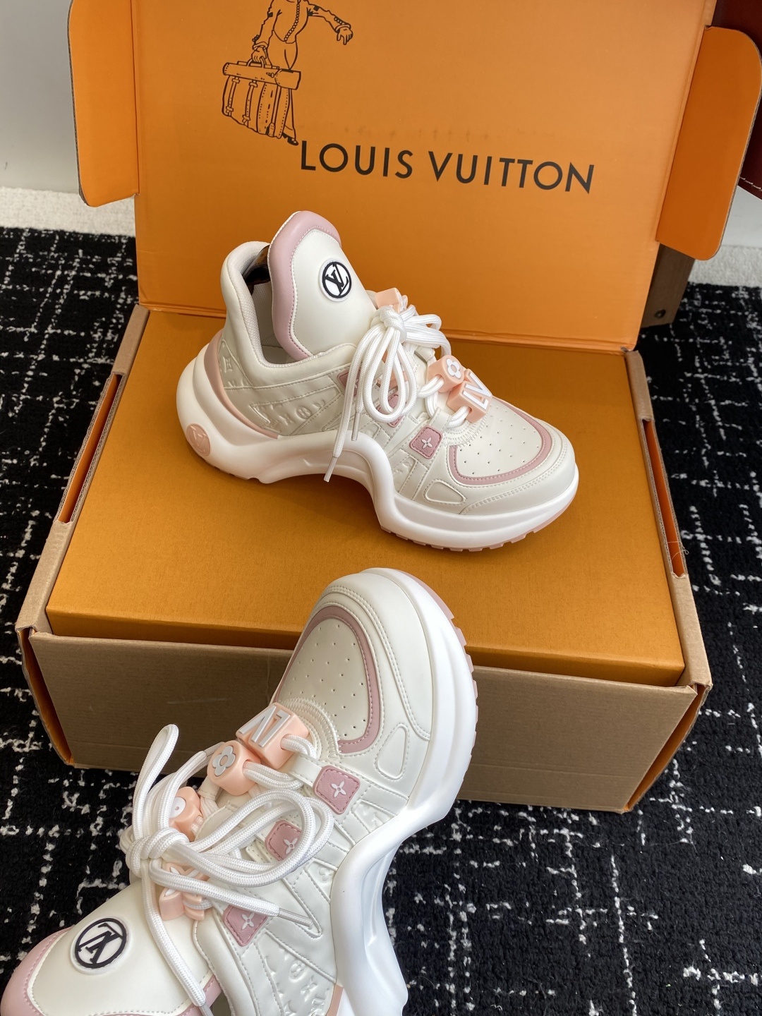 东莞代购级扣子➕10(官网同步✈️盒包装)
⚠️全新升级Louis Vuitton 路易斯威登 25 老