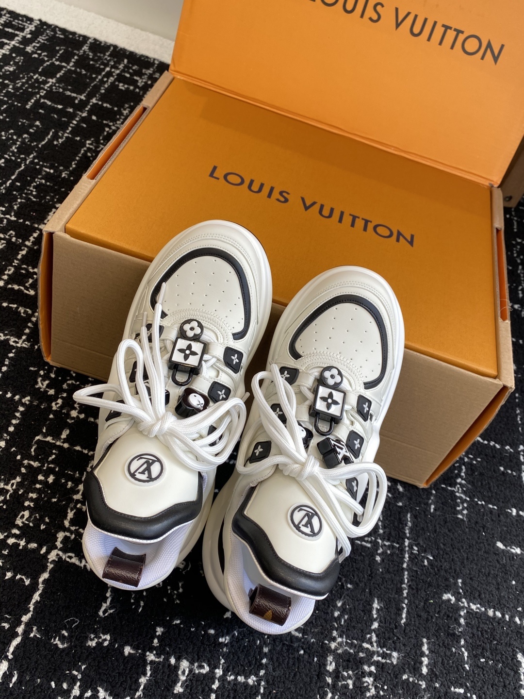 东莞代购级 扣子➕10(官网同步✈️盒包装)
⚠️全新升级Louis Vuitton 路易斯威登 25