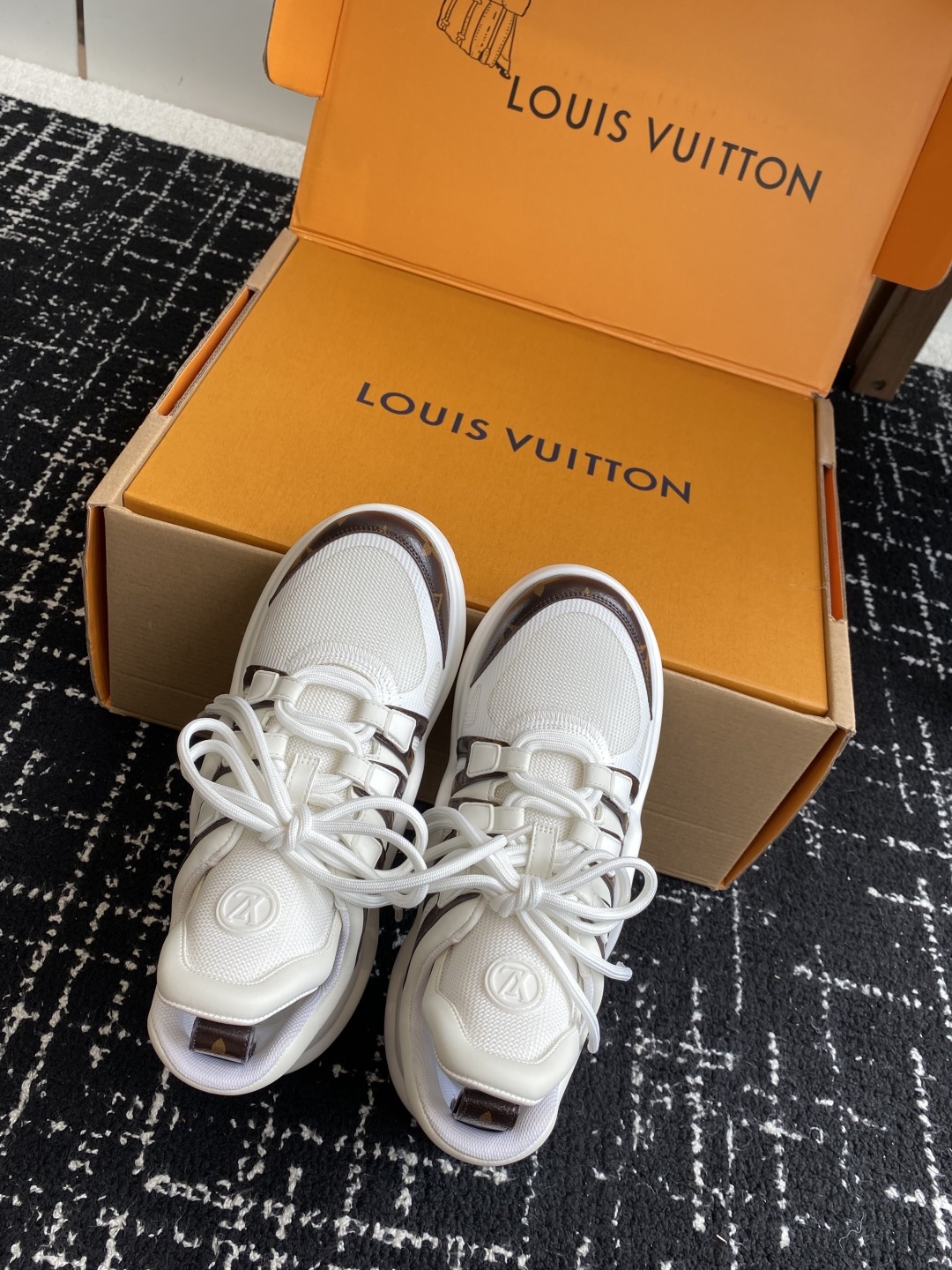 东莞代购级 扣子➕10(官网同步✈️盒包装)
⚠️全新升级Louis Vuitton 路易斯威登 25