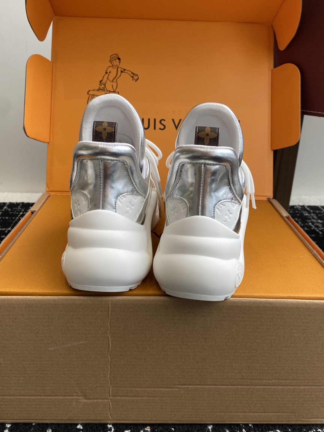 东莞代购级 扣子➕10(官网同步✈️盒包装)
⚠️全新升级Louis Vuitton 路易斯威登 25