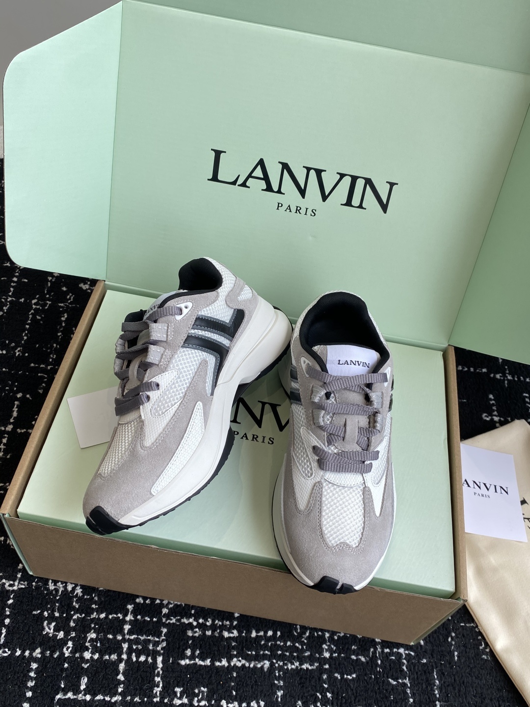 代购级
Lanvin浪凡 最新Jla系列 情侣款 网面 厚底 休闲 运动鞋 跑鞋
原版购入开发 做货