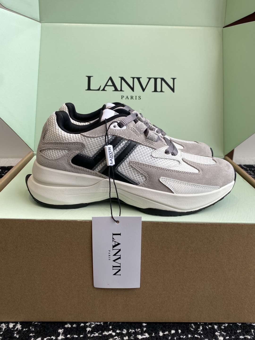 代购级
Lanvin浪凡 最新Jla系列 情侣款 网面 厚底 休闲 运动鞋 跑鞋
原版购入开发 做货