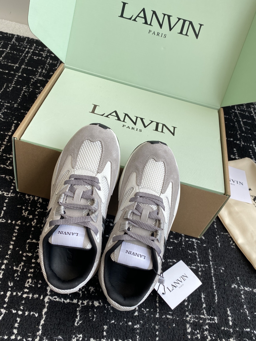 代购级
Lanvin浪凡 最新Jla系列 情侣款 网面 厚底 休闲 运动鞋 跑鞋
原版购入开发 做货