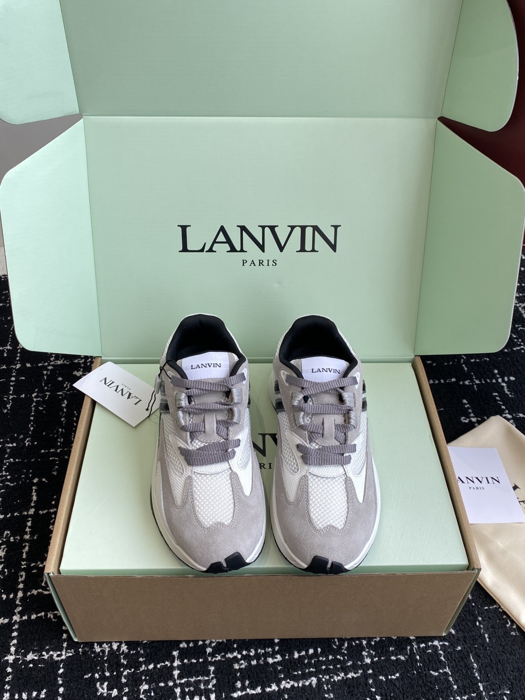代购级
Lanvin浪凡 最新Jla系列 情侣款 网面 厚底 休闲 运动鞋 跑鞋
原版购入开发 做货