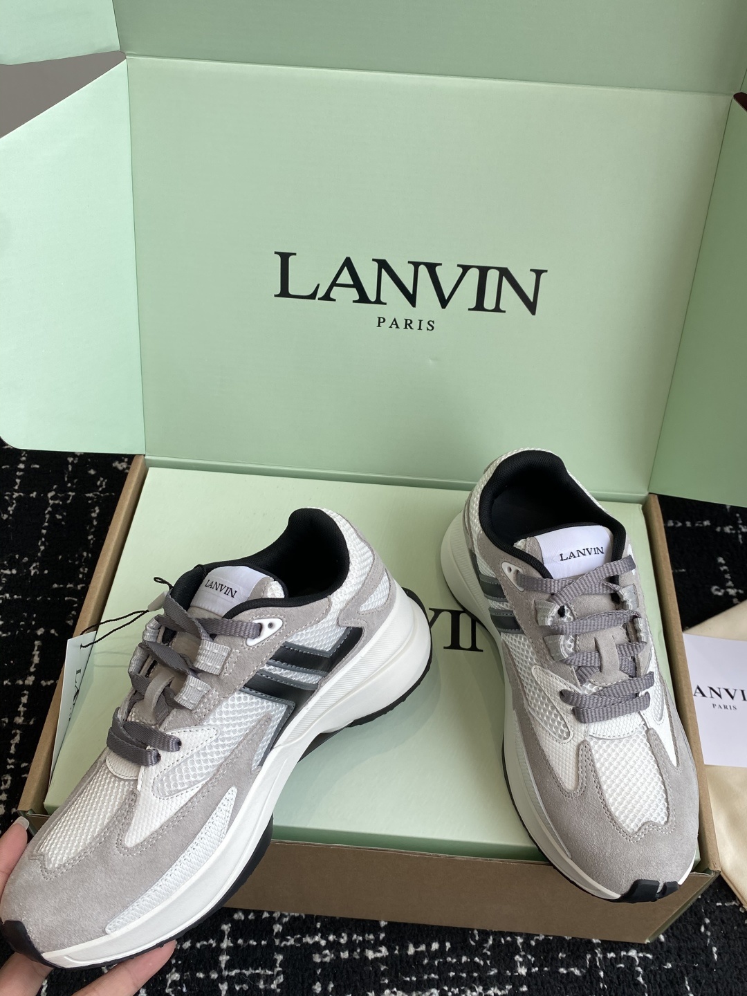 代购级
Lanvin浪凡 最新Jla系列 情侣款 网面 厚底 休闲 运动鞋 跑鞋
原版购入开发 做货