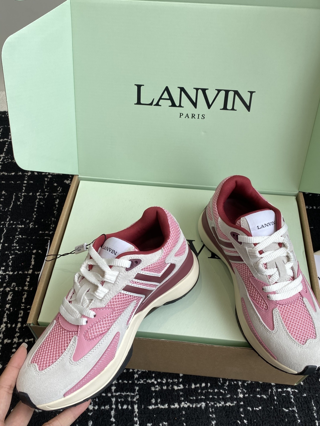 代购级
Lanvin浪凡 最新Jla系列 情侣款 网面 厚底 休闲 运动鞋 跑鞋
原版购入开发 做货