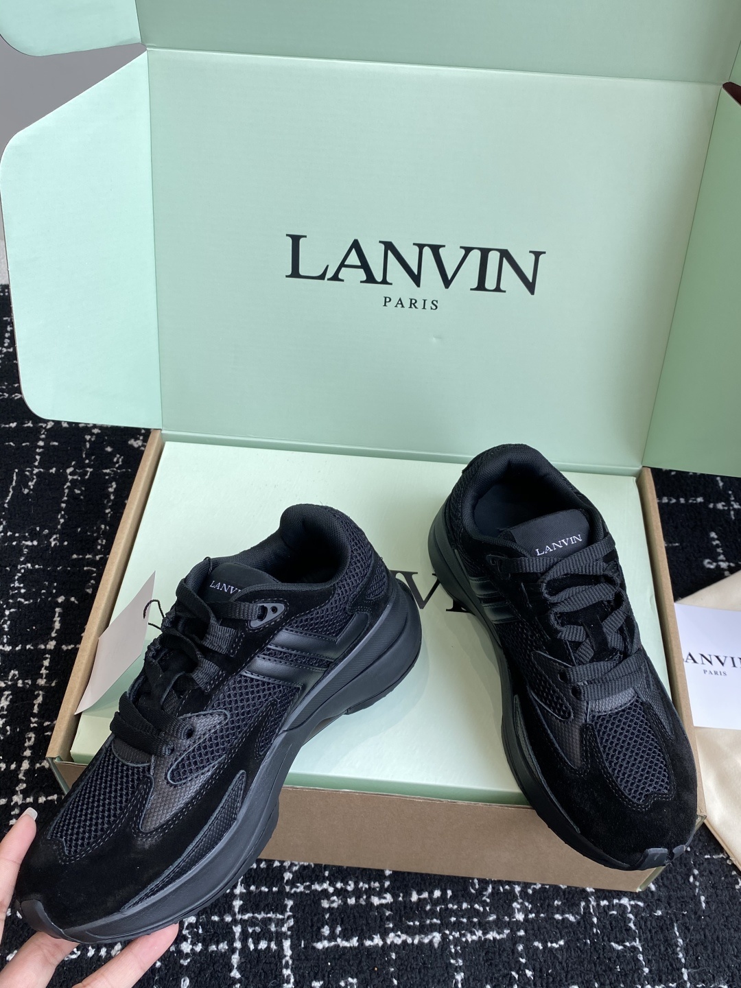 代购级
Lanvin浪凡 最新Jla系列 情侣款 网面 厚底 休闲 运动鞋 跑鞋
原版购入开发 做货