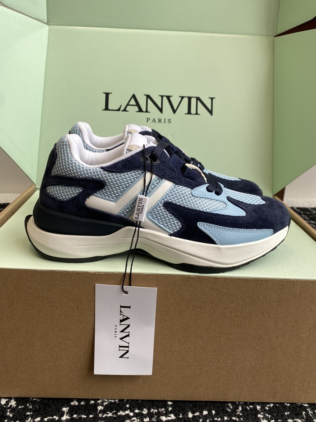代购级
Lanvin浪凡 最新Jla系列 情侣款 网面 厚底 休闲 运动鞋 跑鞋
原版购入开发 做货