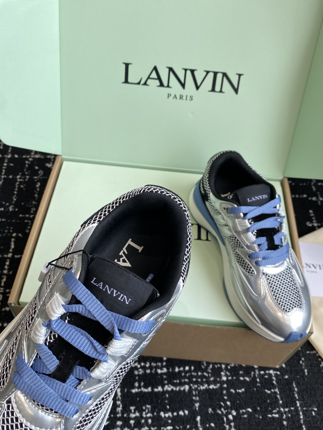 代购级
Lanvin浪凡 最新Jla系列 情侣款 网面 厚底 休闲 运动鞋 跑鞋
原版购入开发 做货