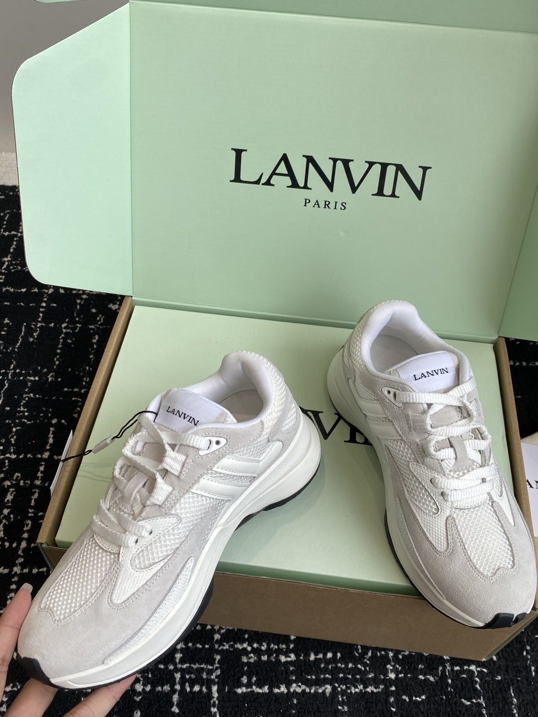 代购级
Lanvin浪凡 最新Jla系列 情侣款 网面 厚底 休闲 运动鞋 跑鞋
原版购入开发 做货