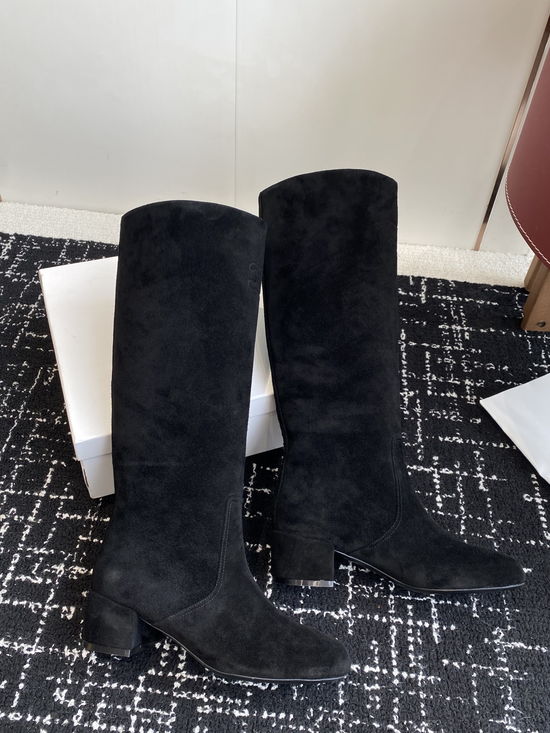 Celine 赛琳 25ss秋冬新品 粗跟 短靴
塞琳这一季好看的款式真的是很多 比如这款军靴就很机车风