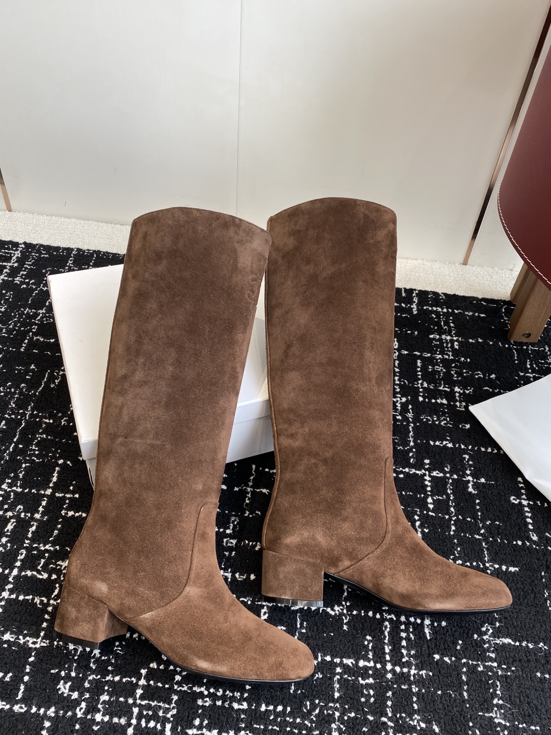 Celine 赛琳 25ss秋冬新品 粗跟 短靴
塞琳这一季好看的款式真的是很多 比如这款军靴就很机车风