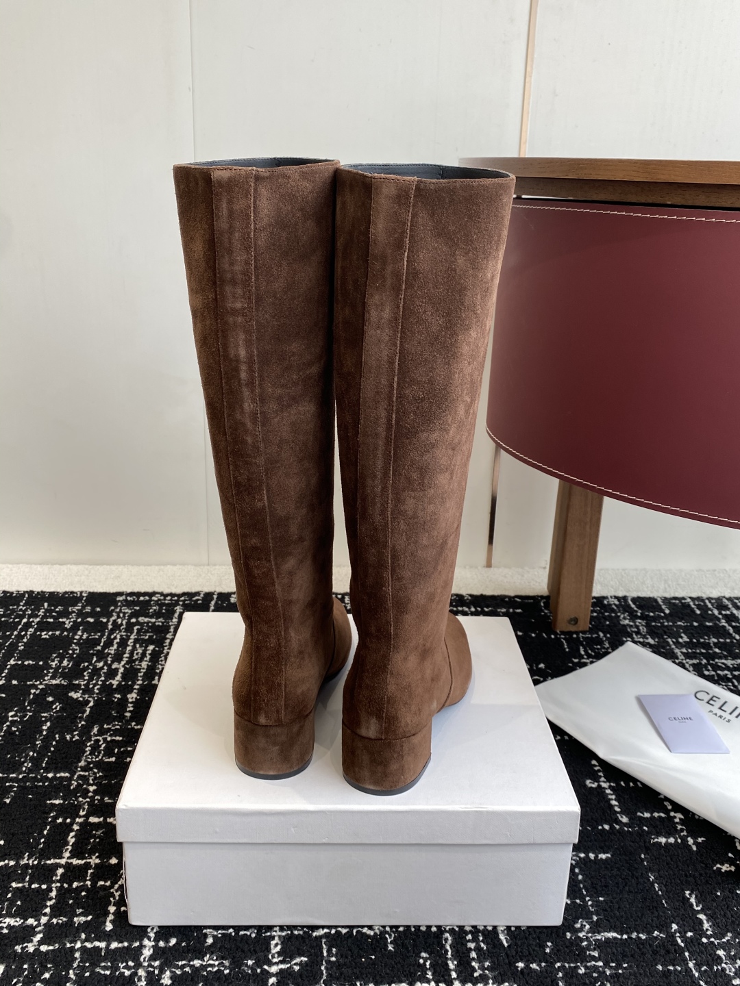 Celine 赛琳 25ss秋冬新品 粗跟 短靴
塞琳这一季好看的款式真的是很多 比如这款军靴就很机车风