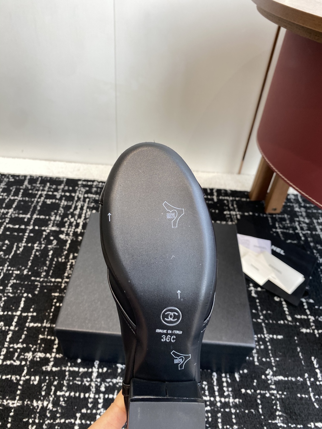 代购级
Chanel 小香 25ss 秋冬新款 圆头拉链短靴 

这款厚底在欧美街拍中出境率超高，ins
