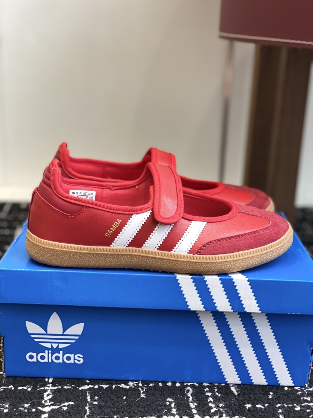 代购级
adidas 阿迪达斯三叶草新款玛丽珍!
捕捉经典与时尚的完美融合,阿迪达斯三叶草新款玛丽珍鞋