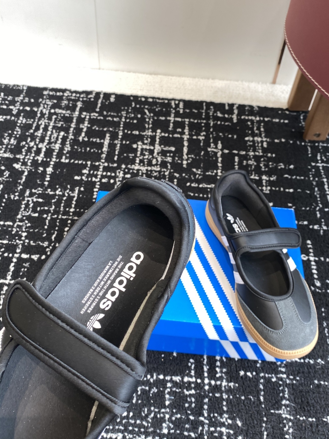 代购级
adidas 阿迪达斯三叶草新款玛丽珍!
捕捉经典与时尚的完美融合,阿迪达斯三叶草新款玛丽珍鞋