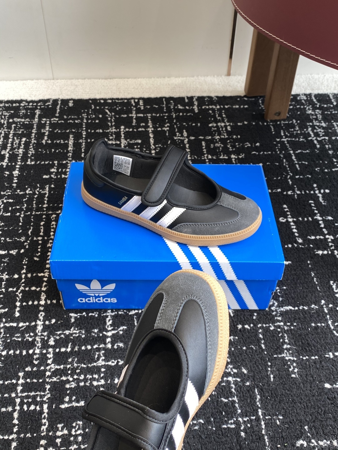 代购级
adidas 阿迪达斯三叶草新款玛丽珍!
捕捉经典与时尚的完美融合,阿迪达斯三叶草新款玛丽珍鞋