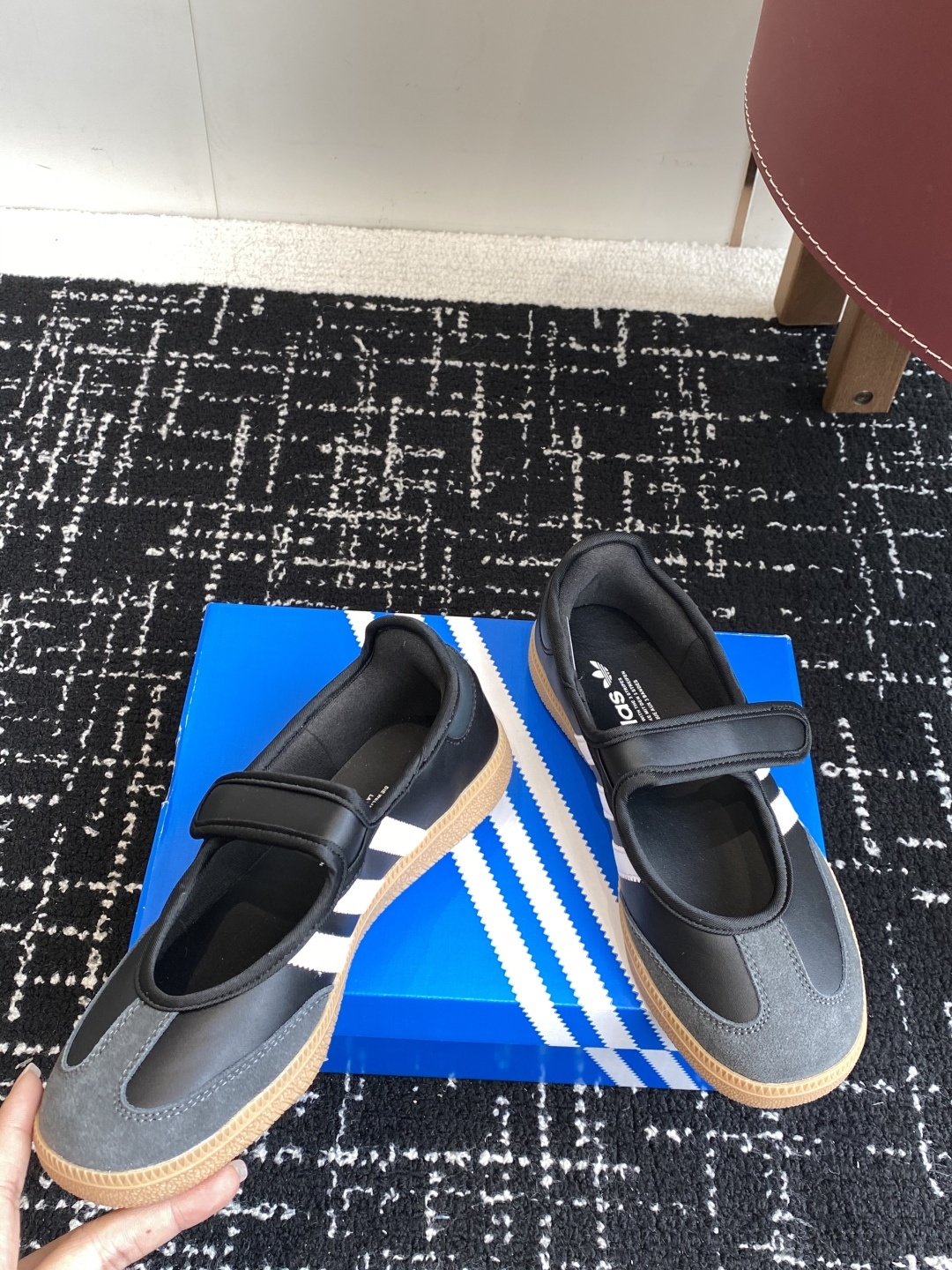代购级
adidas 阿迪达斯三叶草新款玛丽珍!
捕捉经典与时尚的完美融合,阿迪达斯三叶草新款玛丽珍鞋
