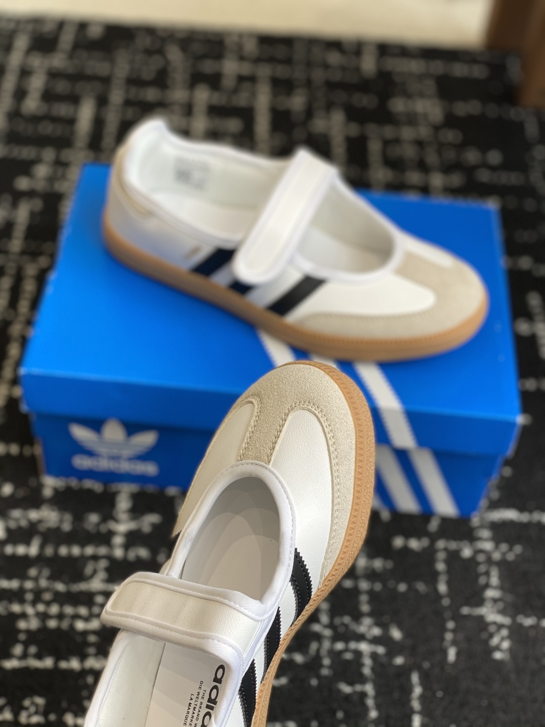 代购级
adidas 阿迪达斯三叶草新款玛丽珍!
捕捉经典与时尚的完美融合,阿迪达斯三叶草新款玛丽珍鞋