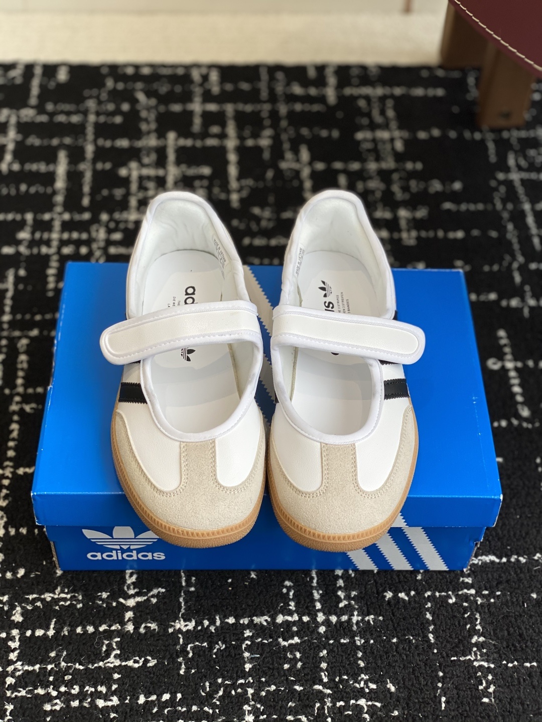代购级
adidas 阿迪达斯三叶草新款玛丽珍!
捕捉经典与时尚的完美融合,阿迪达斯三叶草新款玛丽珍鞋