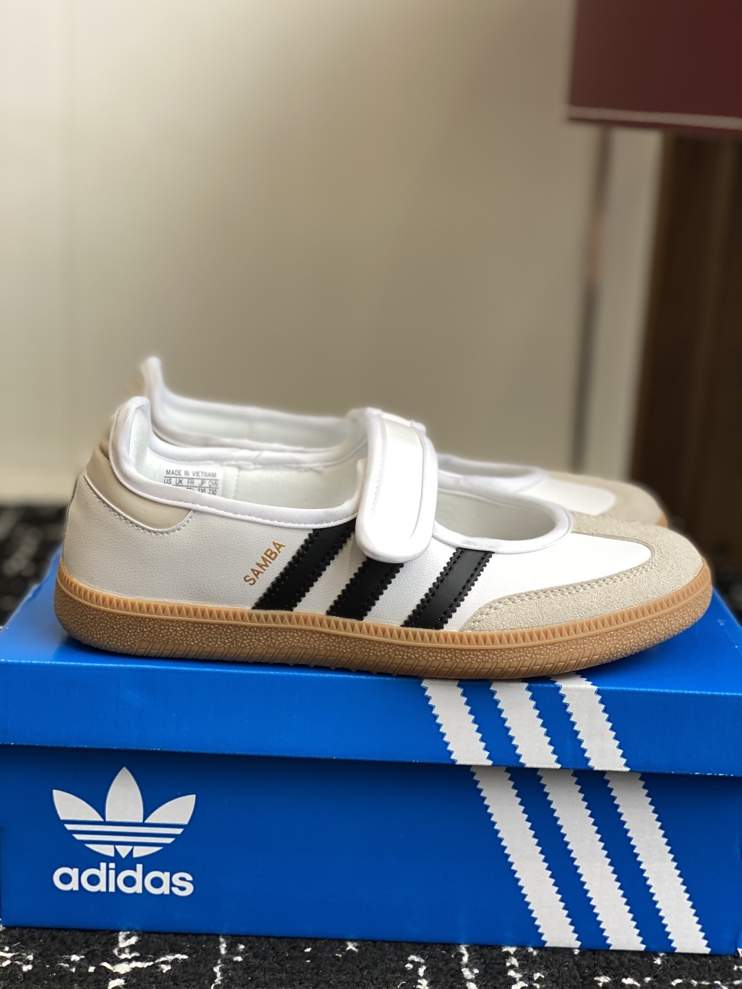 代购级
adidas 阿迪达斯三叶草新款玛丽珍!
捕捉经典与时尚的完美融合,阿迪达斯三叶草新款玛丽珍鞋