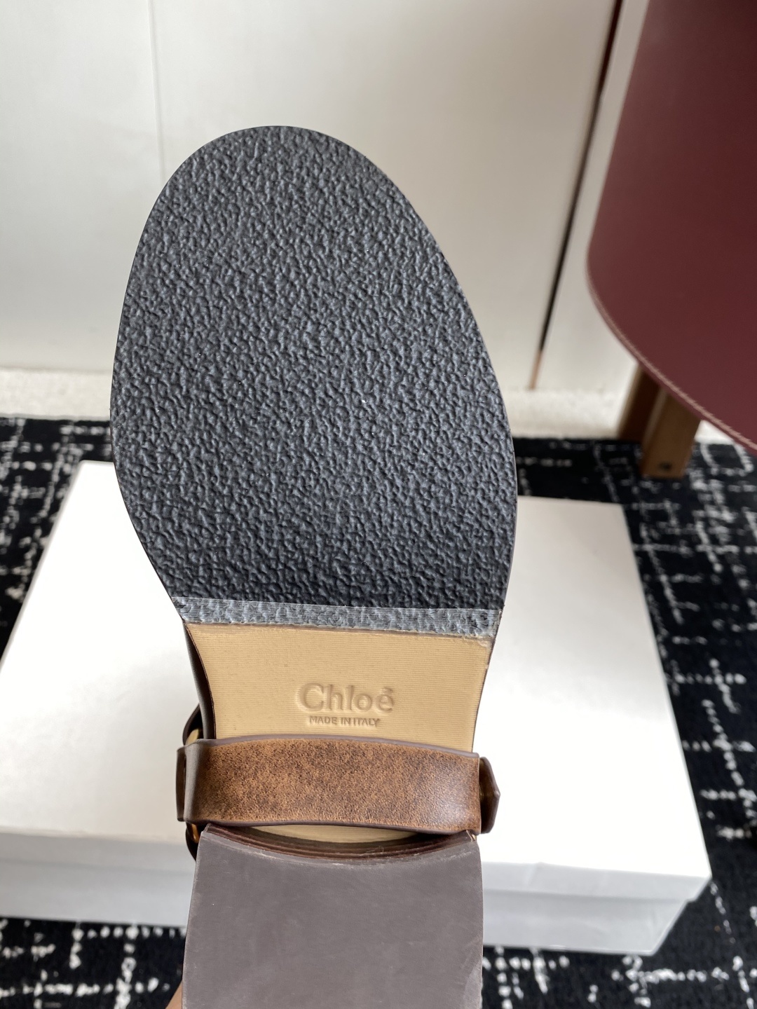 代购级
CHLOE 克洛伊 25ss秋冬新款复古机车靴一脚蹬粗跟圆头中靴短靴
这款神仙靴上脚真的巨好看