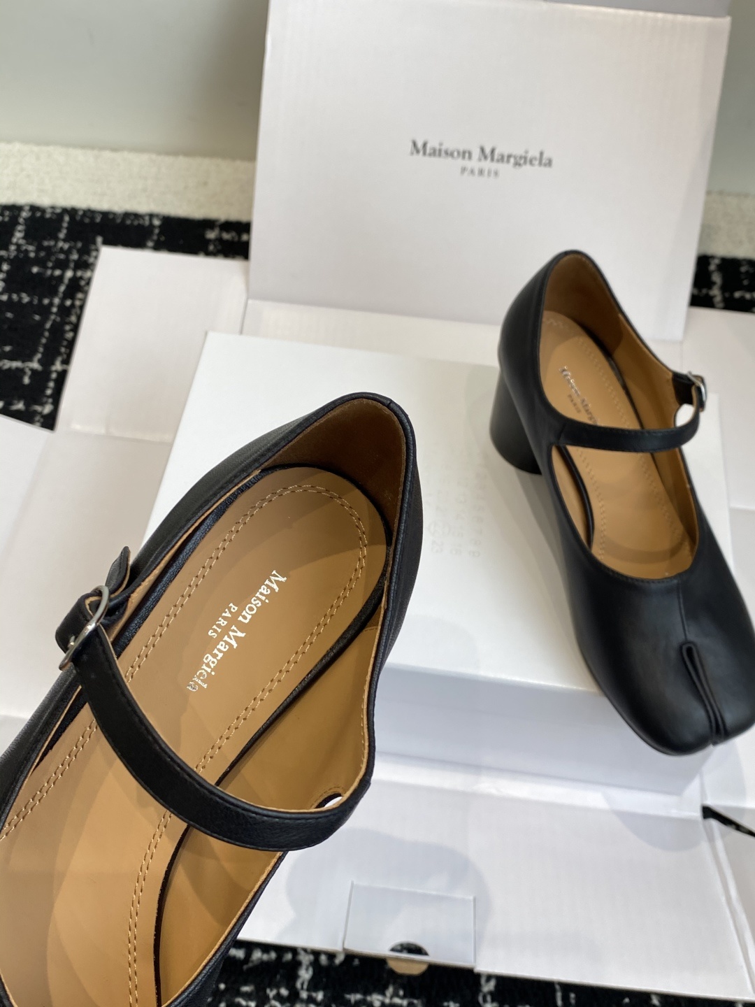 东莞代购级(官网同步✈️盒包装)Maison Margiela丨MM6马吉拉25ss新款粗跟玛丽珍分趾鞋