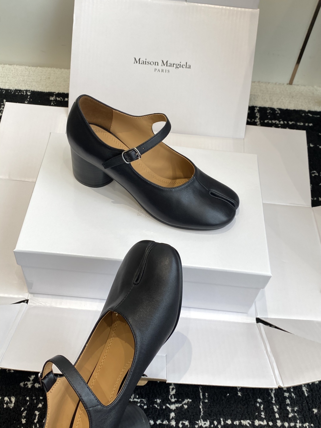 东莞代购级(官网同步✈️盒包装)Maison Margiela丨MM6马吉拉25ss新款粗跟玛丽珍分趾鞋