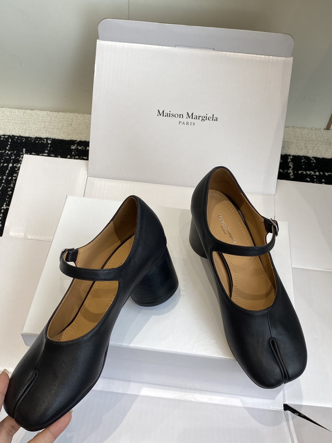 东莞代购级(官网同步✈️盒包装)Maison Margiela丨MM6马吉拉25ss新款粗跟玛丽珍分趾鞋