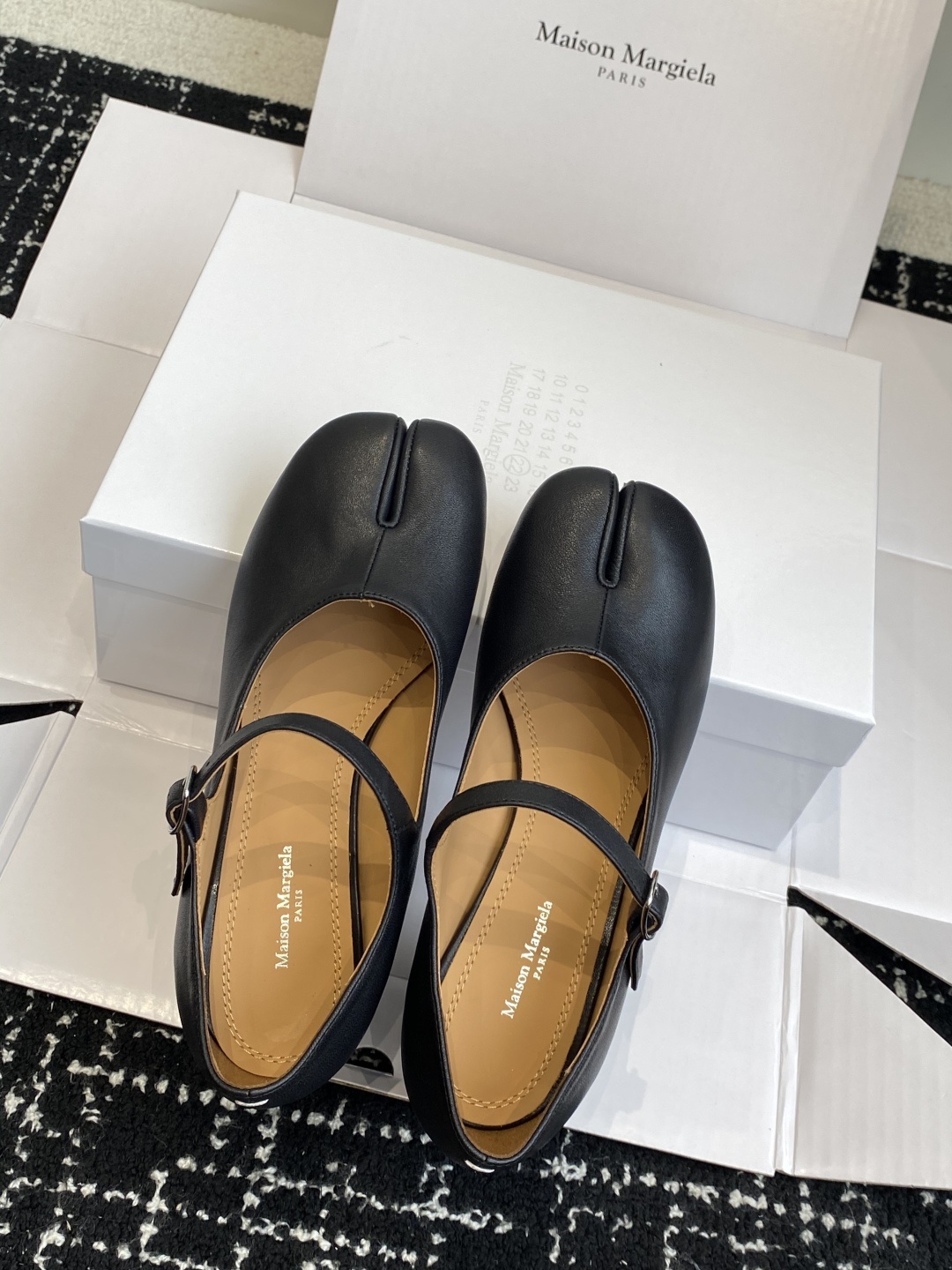 东莞代购级(官网同步✈️盒包装)Maison Margiela丨MM6马吉拉25ss新款粗跟玛丽珍分趾鞋