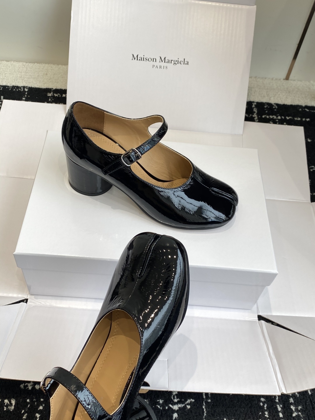 东莞代购级(官网同步✈️盒包装)Maison Margiela丨MM6马吉拉25ss新款粗跟玛丽珍分趾鞋