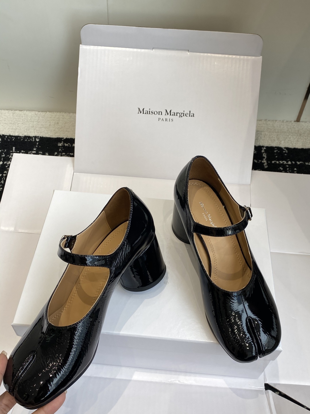 东莞代购级(官网同步✈️盒包装)Maison Margiela丨MM6马吉拉25ss新款粗跟玛丽珍分趾鞋