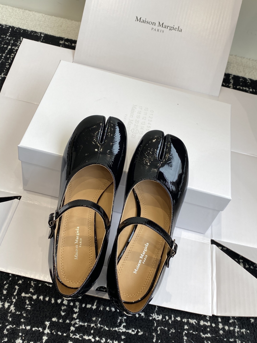 东莞代购级(官网同步✈️盒包装)Maison Margiela丨MM6马吉拉25ss新款粗跟玛丽珍分趾鞋