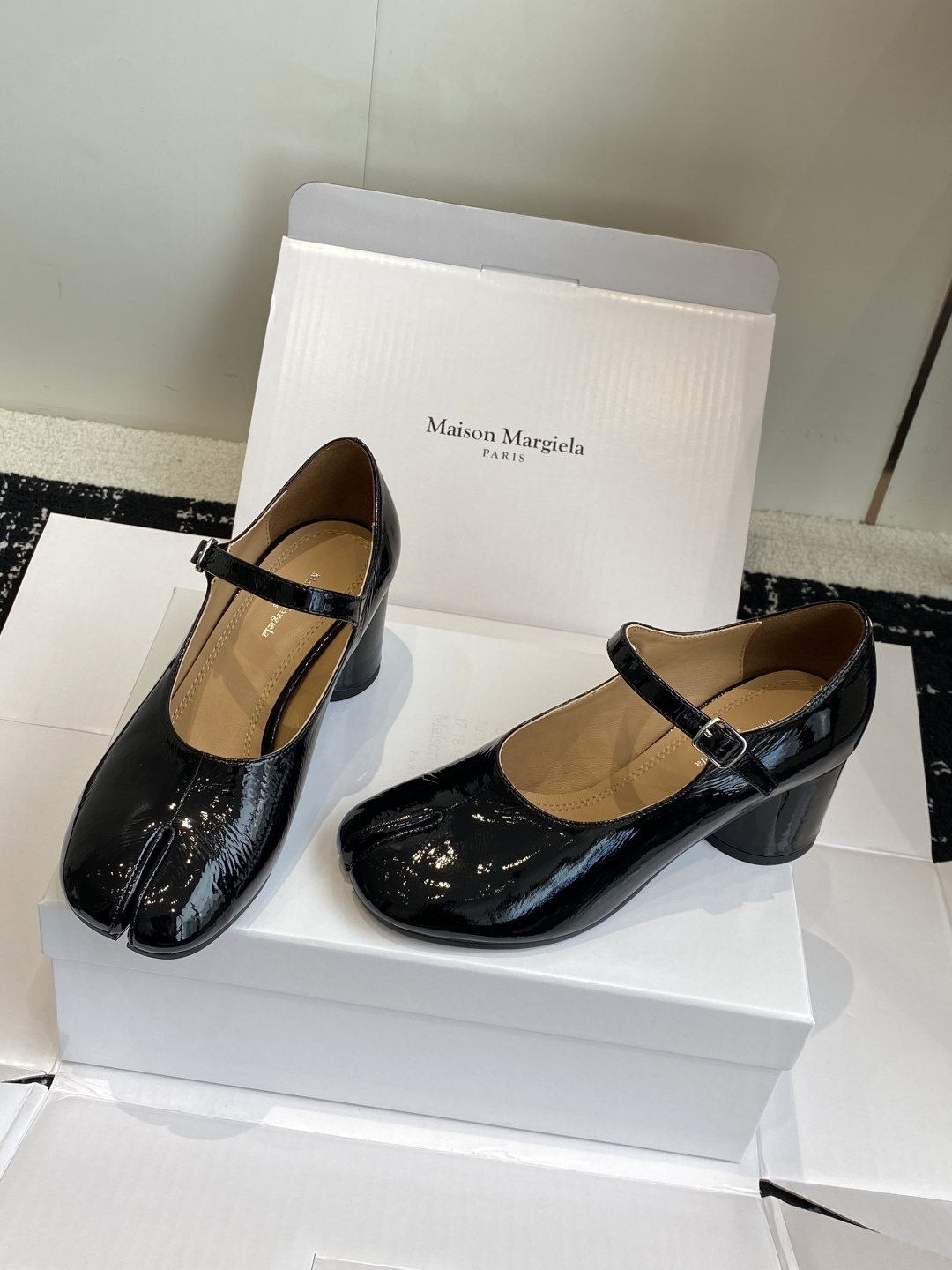 东莞代购级(官网同步✈️盒包装)Maison Margiela丨MM6马吉拉25ss新款粗跟玛丽珍分趾鞋