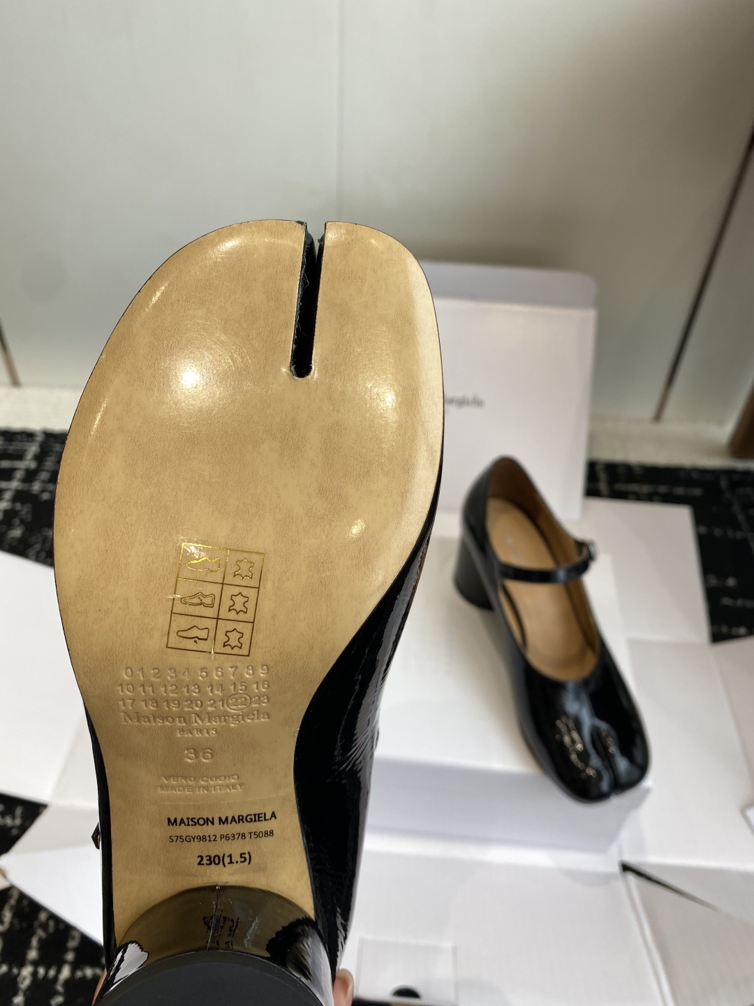 东莞代购级(官网同步✈️盒包装)Maison Margiela丨MM6马吉拉25ss新款粗跟玛丽珍分趾鞋