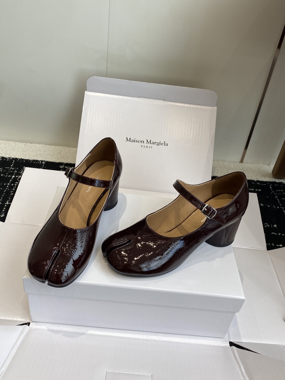 东莞代购级(官网同步✈️盒包装)Maison Margiela丨MM6马吉拉25ss新款粗跟玛丽珍分趾鞋