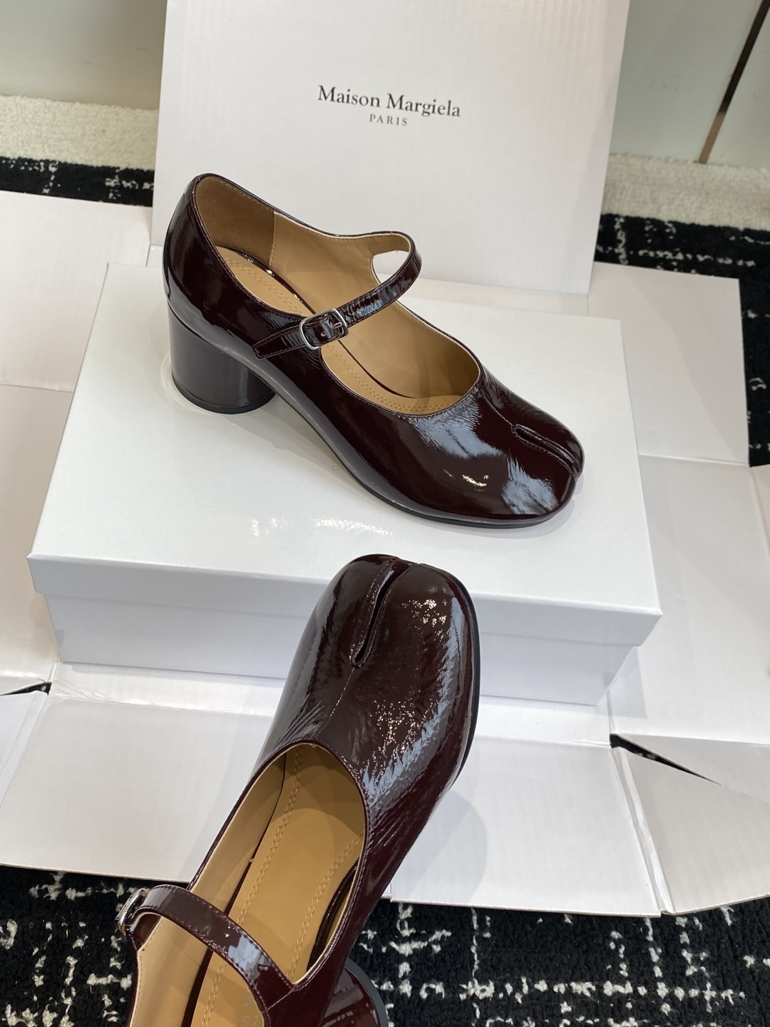 东莞代购级(官网同步✈️盒包装)Maison Margiela丨MM6马吉拉25ss新款粗跟玛丽珍分趾鞋