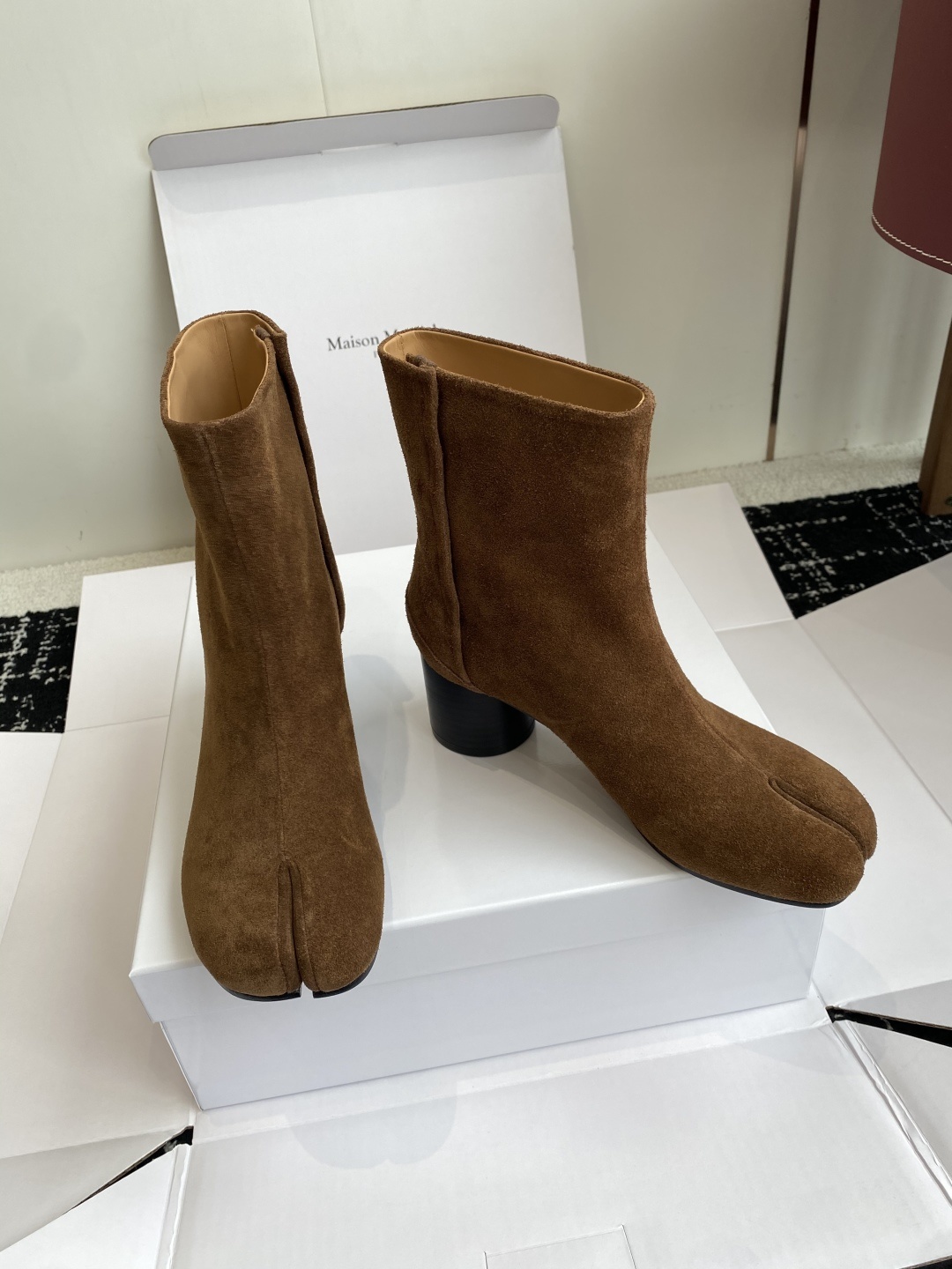 东莞代购级(⚠️官网同步✈️盒包装)MaisonMargiela MM6 马吉拉分趾系列粗跟跟分趾靴代购