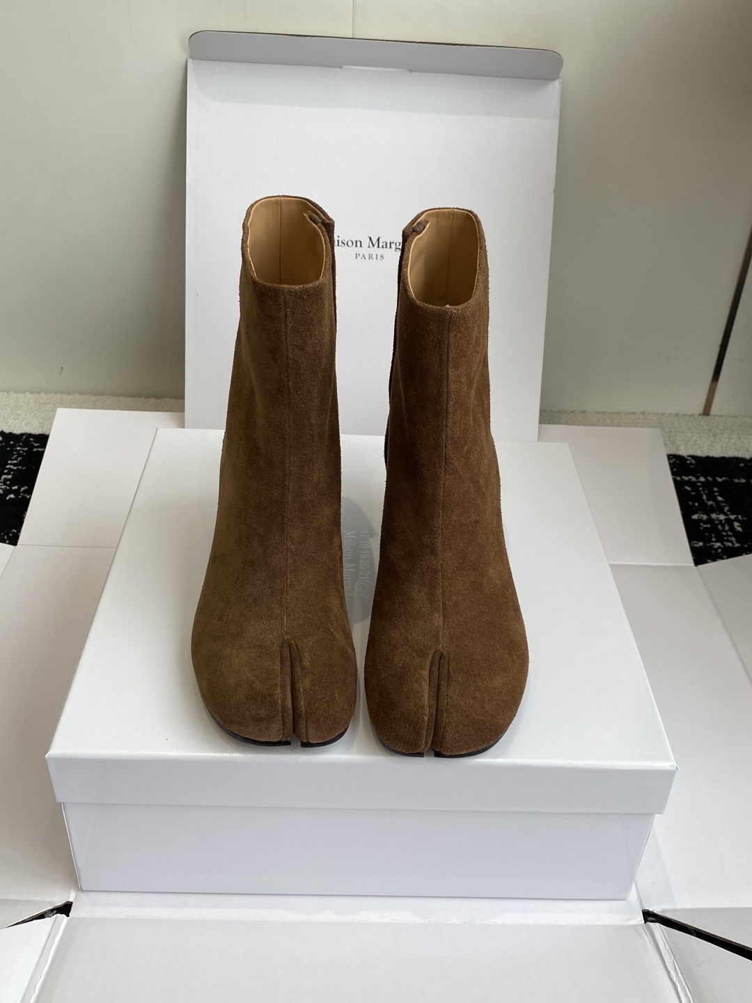 东莞代购级(⚠️官网同步✈️盒包装)MaisonMargiela MM6 马吉拉分趾系列粗跟跟分趾靴代购